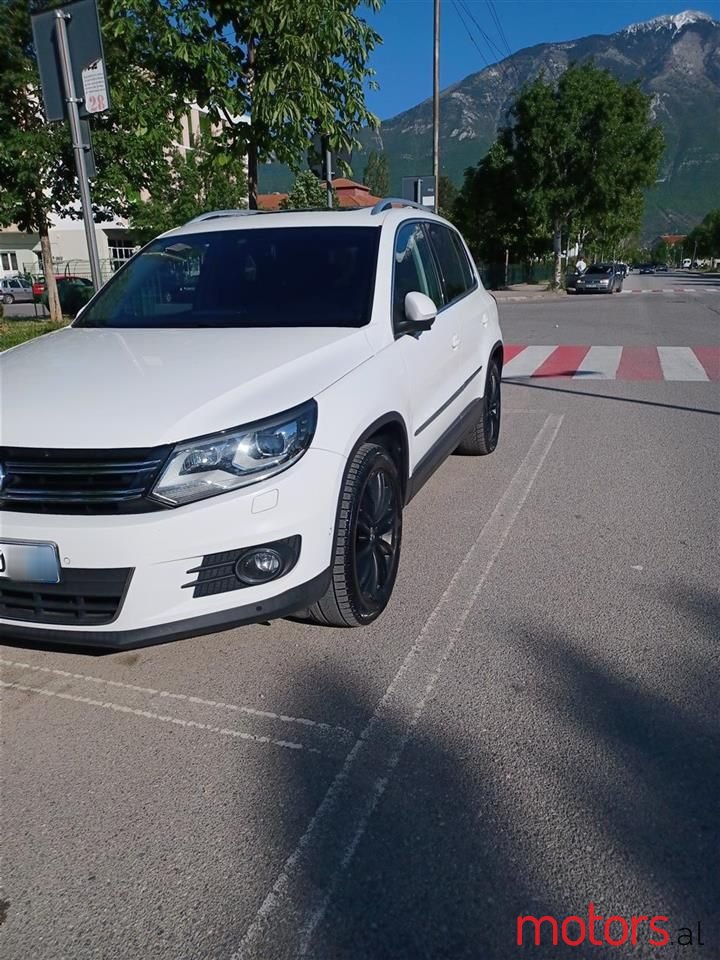 2012' Volkswagen Tiguan photo #1