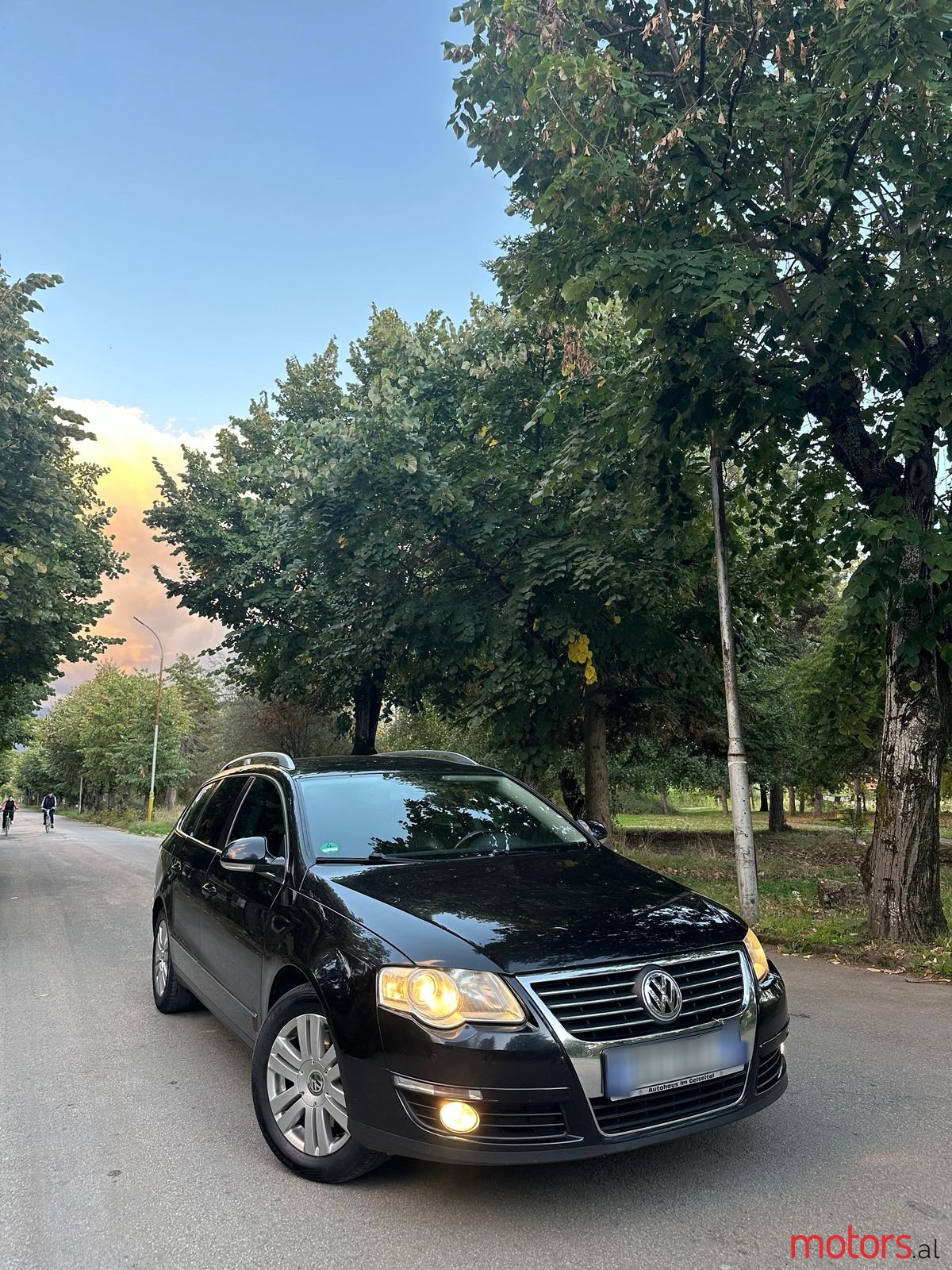 2009' Volkswagen Passat photo #2
