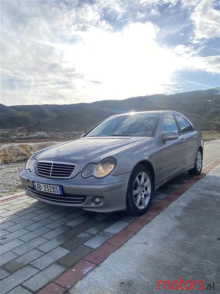 2005' Mercedes-Benz C 220 photo #2