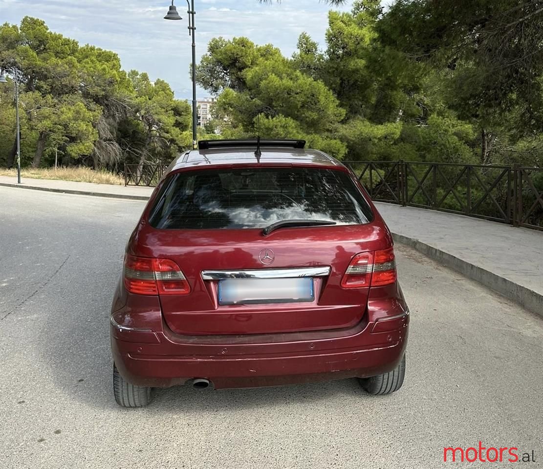 2010' Mercedes-Benz B 180 photo #2