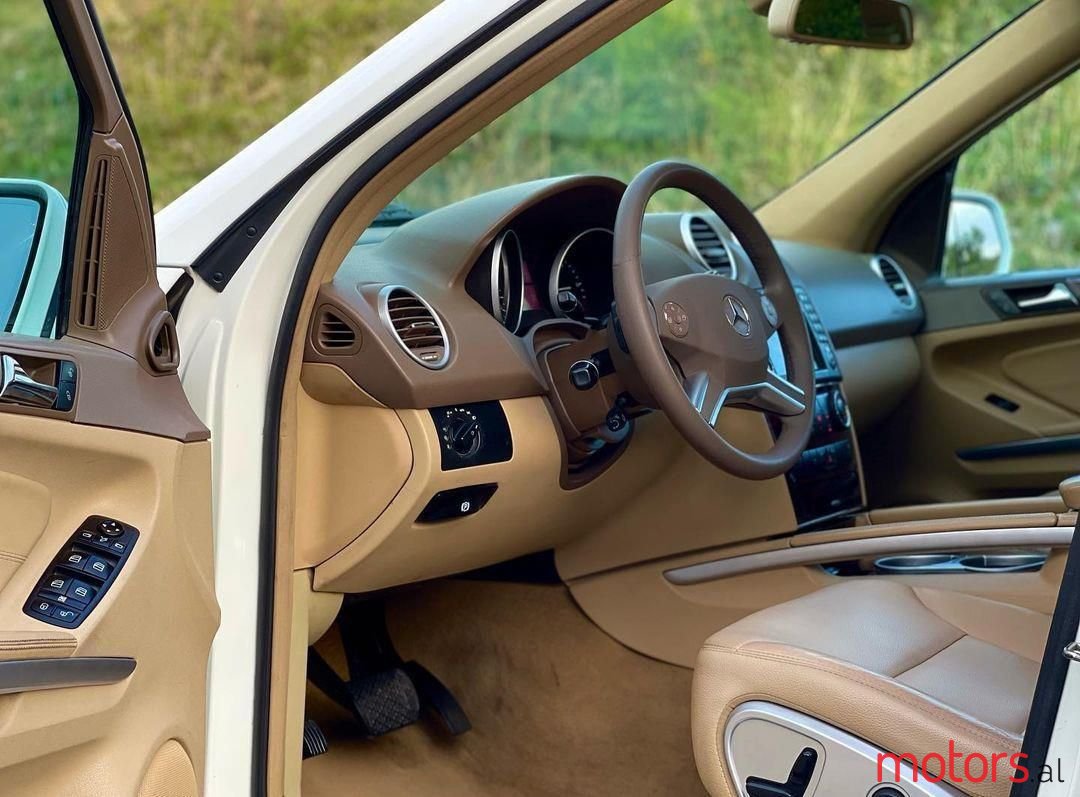 2010' Mercedes-Benz ML 350 photo #3