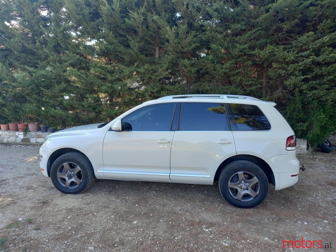 2010' Volkswagen Touareg photo #4