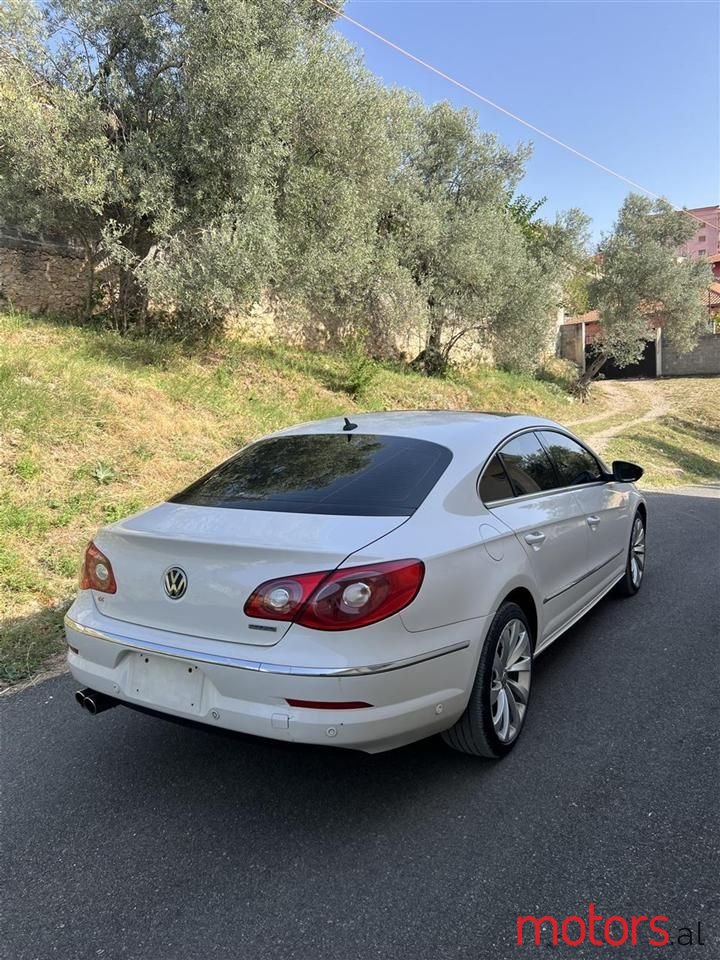 2011' Volkswagen photo #3