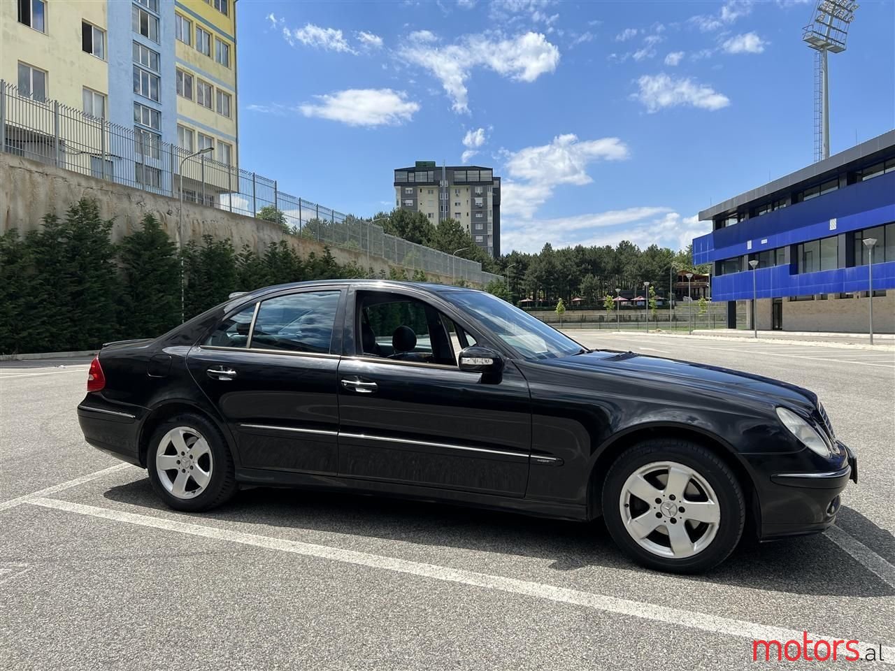 2004' Mercedes-Benz 320 photo #3