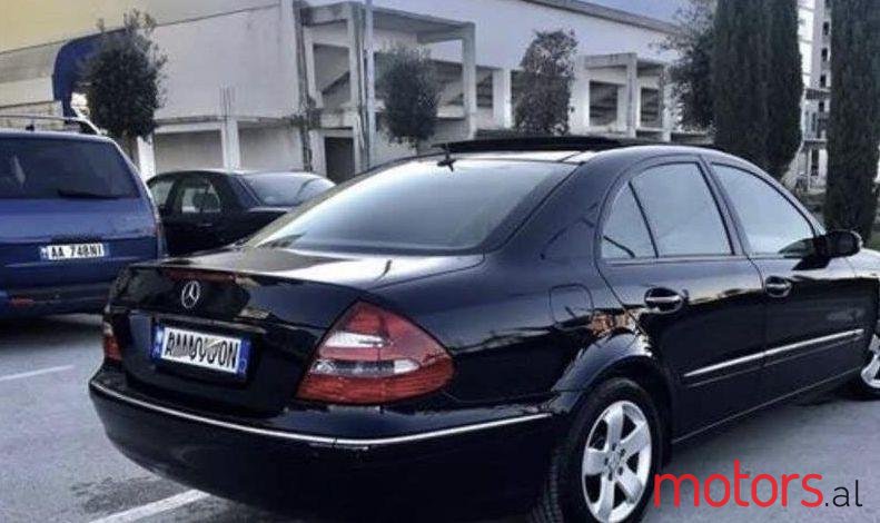 2005' Mercedes-Benz E 220 photo #1