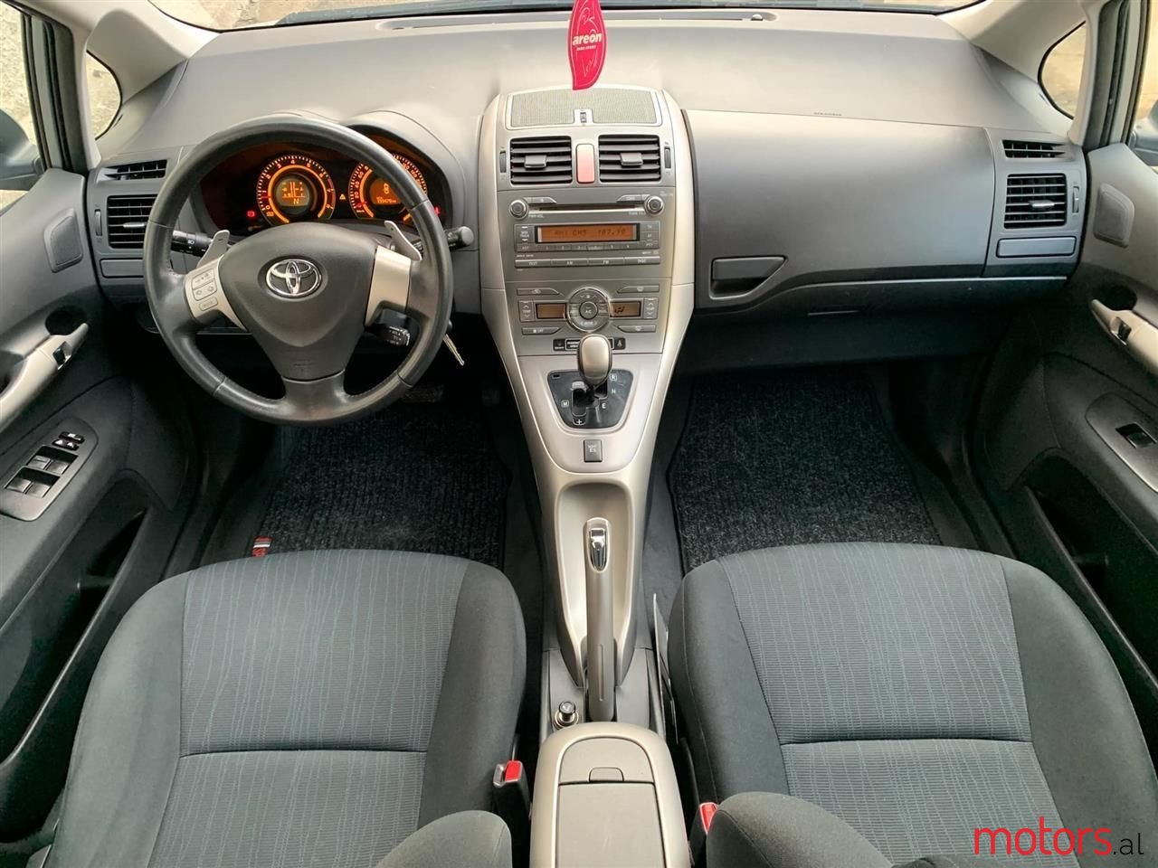 2008' Toyota Auris photo #5