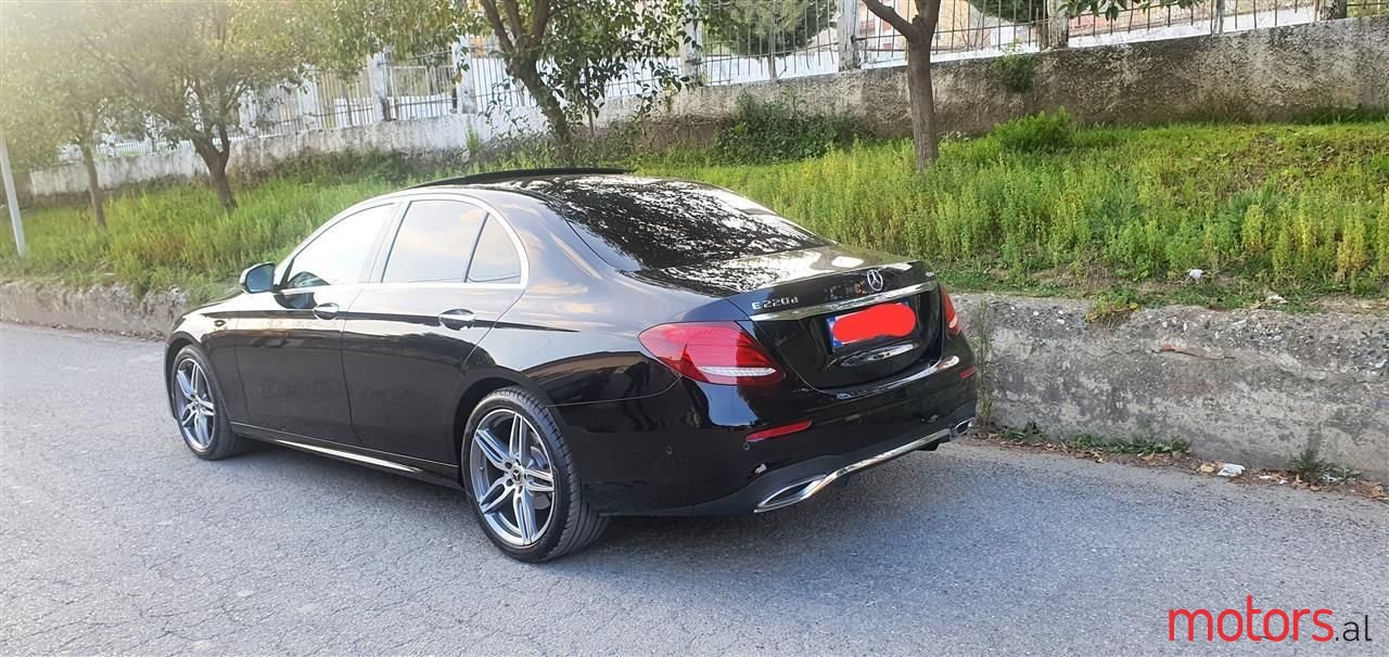 2019' Mercedes-Benz E 220 photo #4