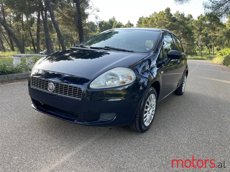 2009' Fiat Punto photo #1