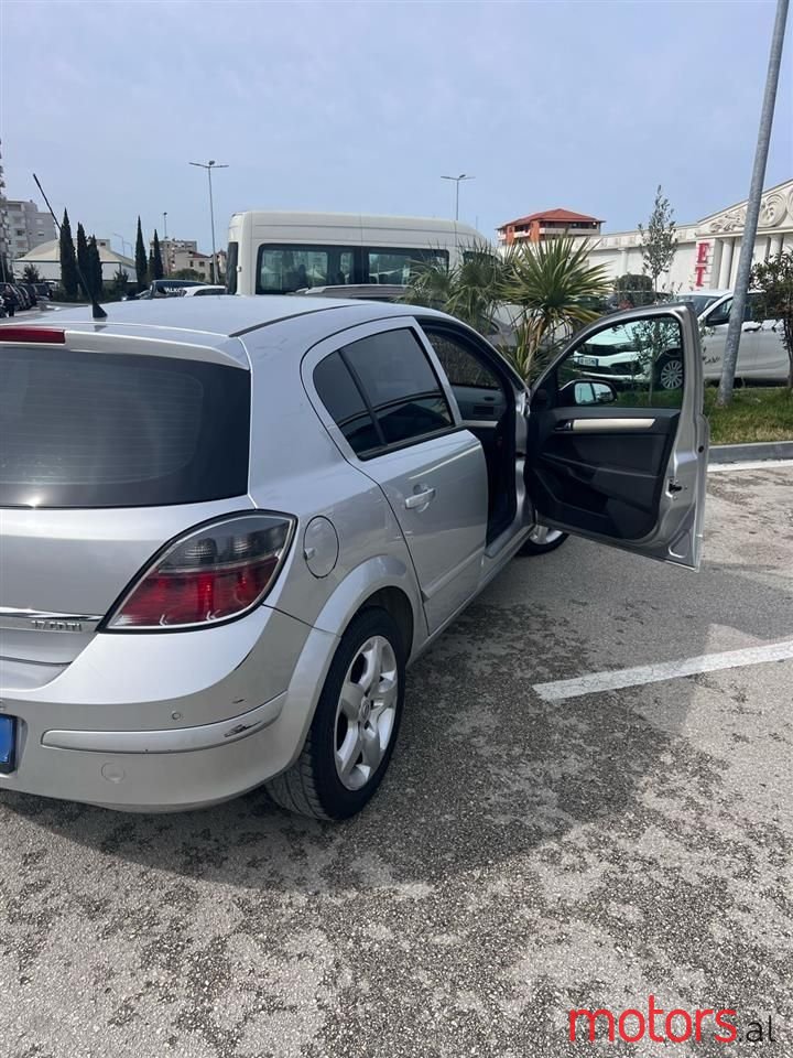 2009' Opel Astra photo #3