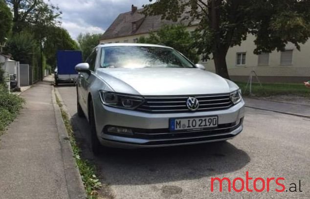 2015' Volkswagen Passat photo #1
