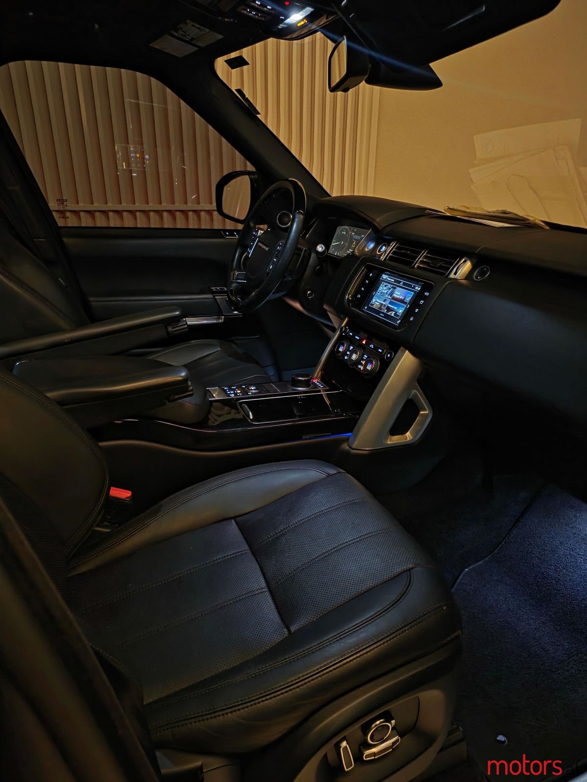 2016' Land Rover Range Rover photo #3