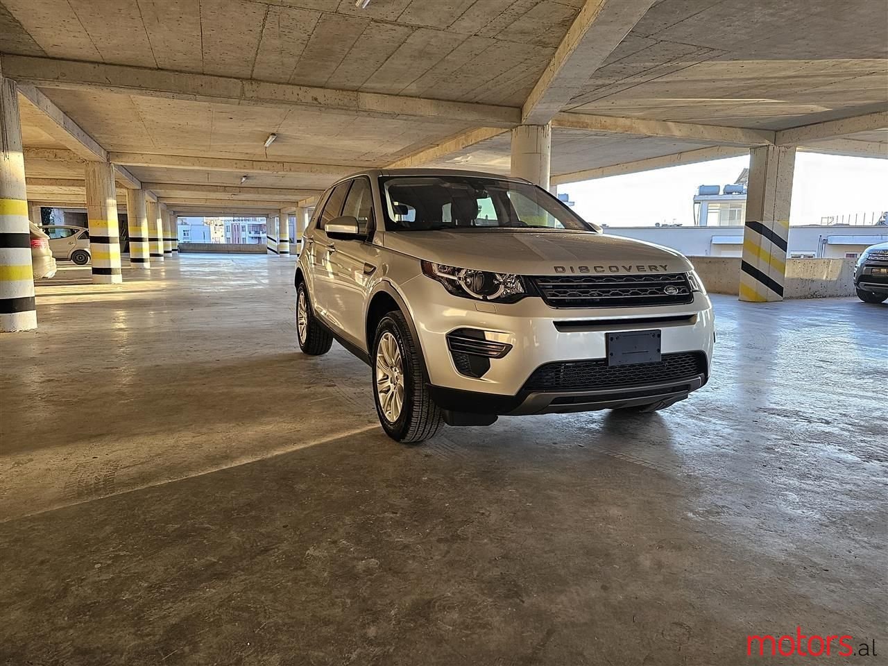 2017' Land Rover Discovery Sport photo #4