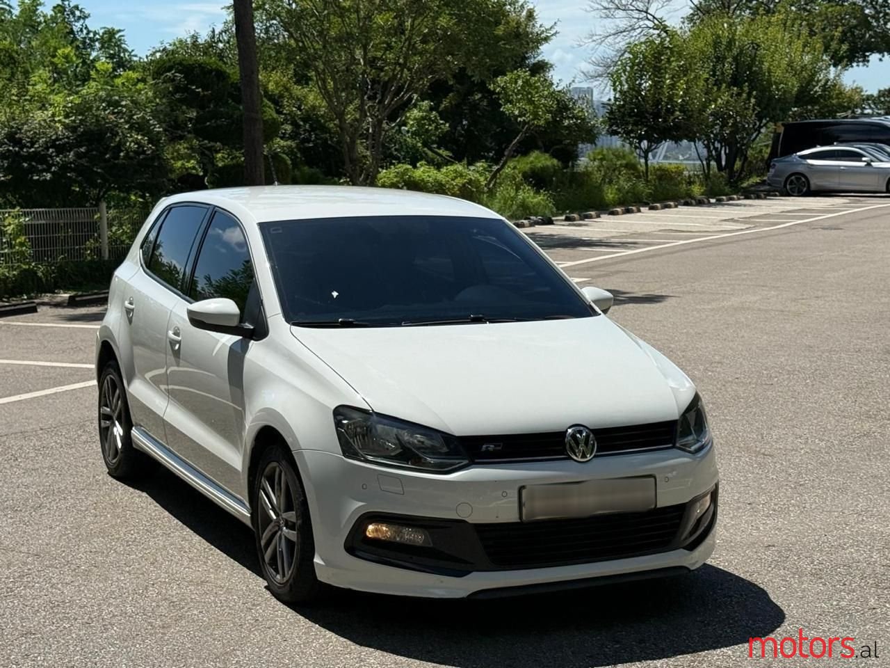 2015' Volkswagen Polo photo #5