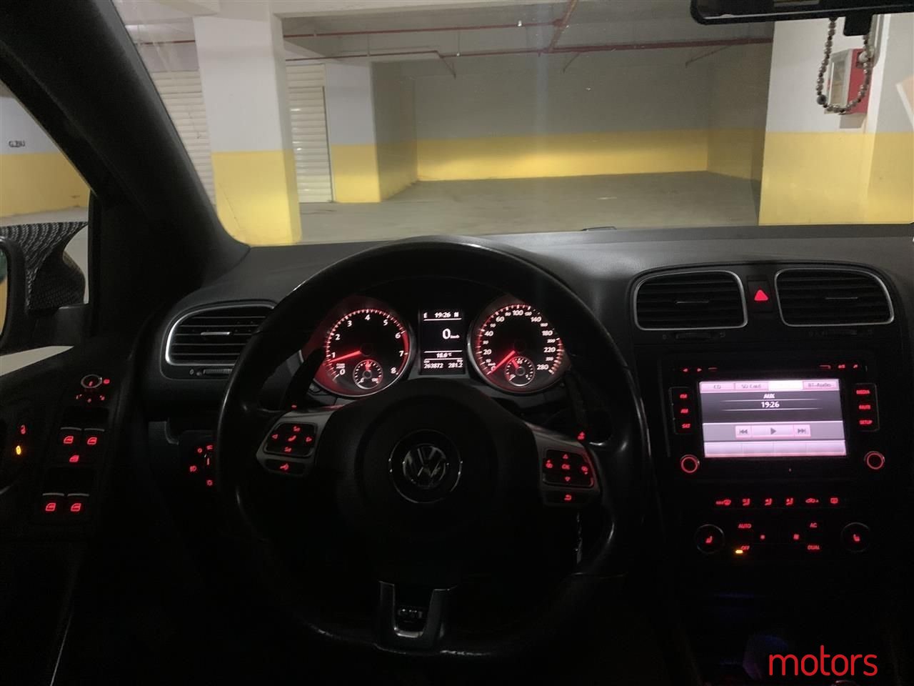 2011' Volkswagen Golf photo #5