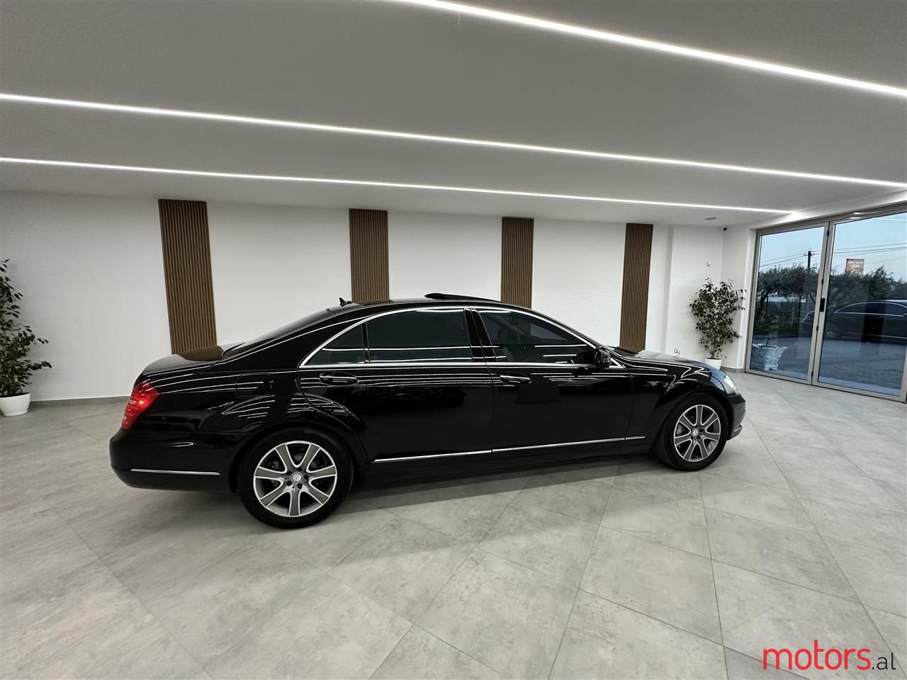 2010' Mercedes-Benz S 550 photo #5