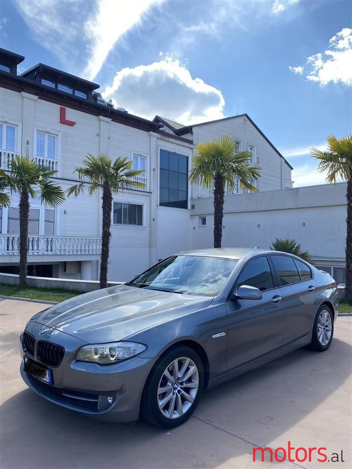 2010' BMW 530 photo #6