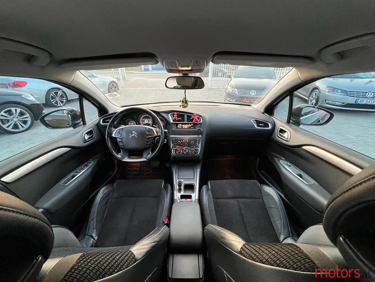 2012' Citroen C4 photo #5