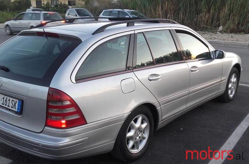 2002' Mercedes-Benz C 220 photo #2