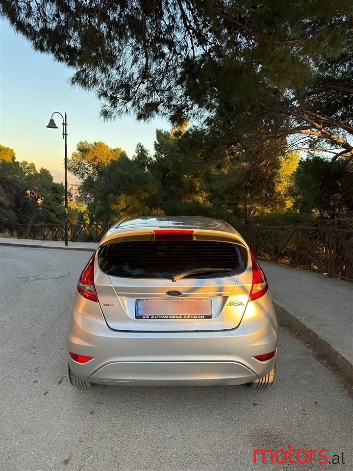 2011' Ford Fiesta photo #4