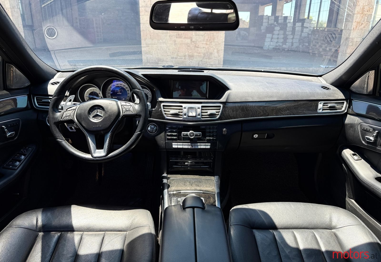 2015' Mercedes-Benz E 220 photo #3