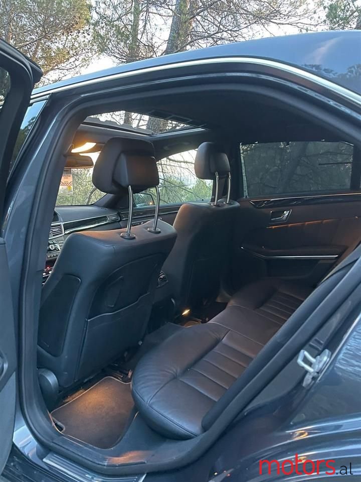 2010' Mercedes-Benz E 350 photo #3