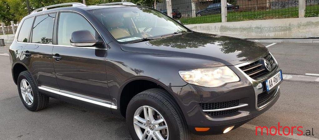 2008' Volkswagen Touareg photo #1