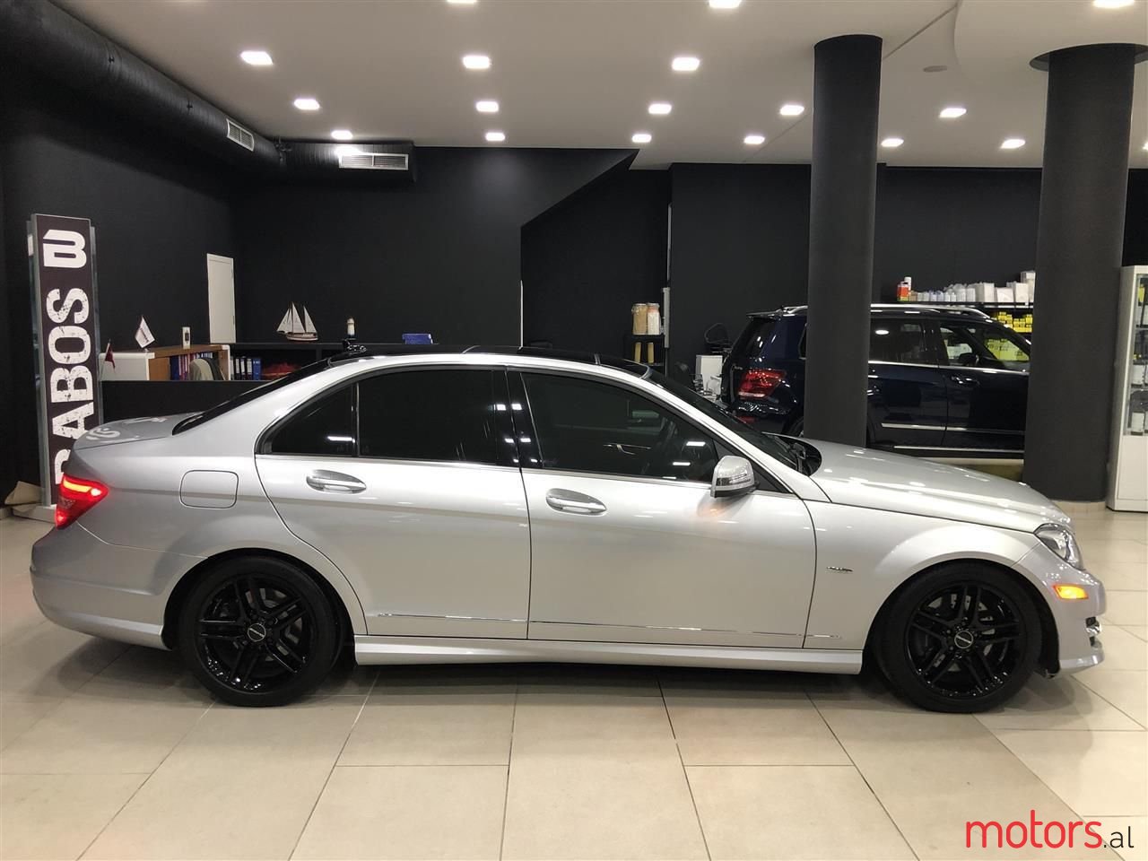 2012' Mercedes-Benz C 300 photo #2