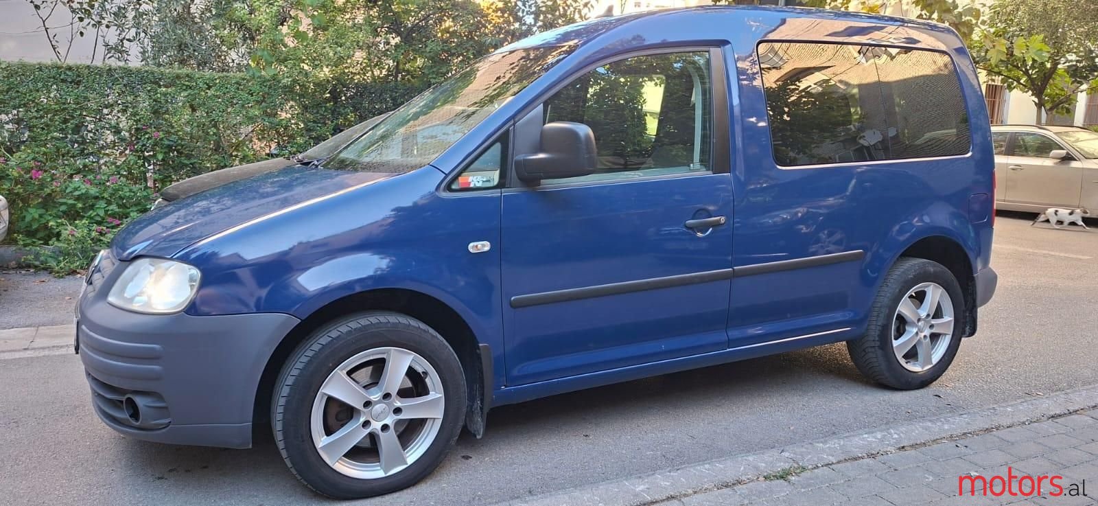 2008' Volkswagen Caddy photo #2
