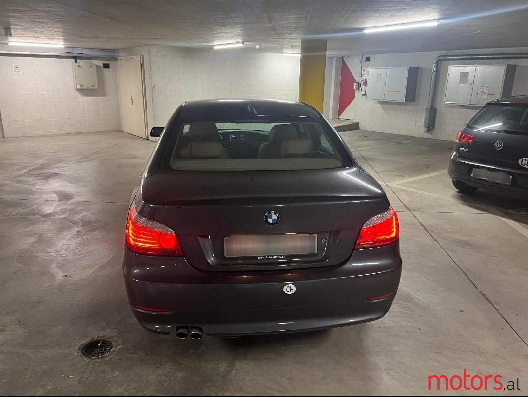 2009' BMW 525 photo #6