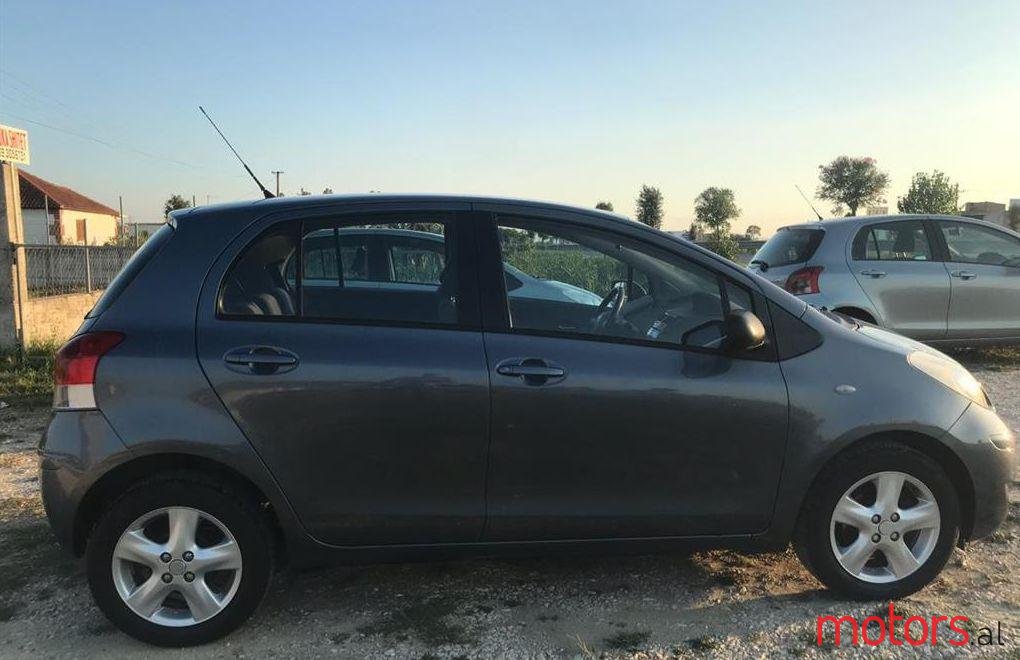 2009' Toyota Yaris photo #1