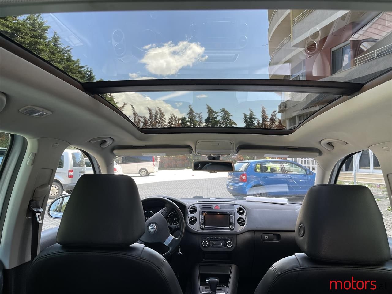 2012' Volkswagen Tiguan photo #5