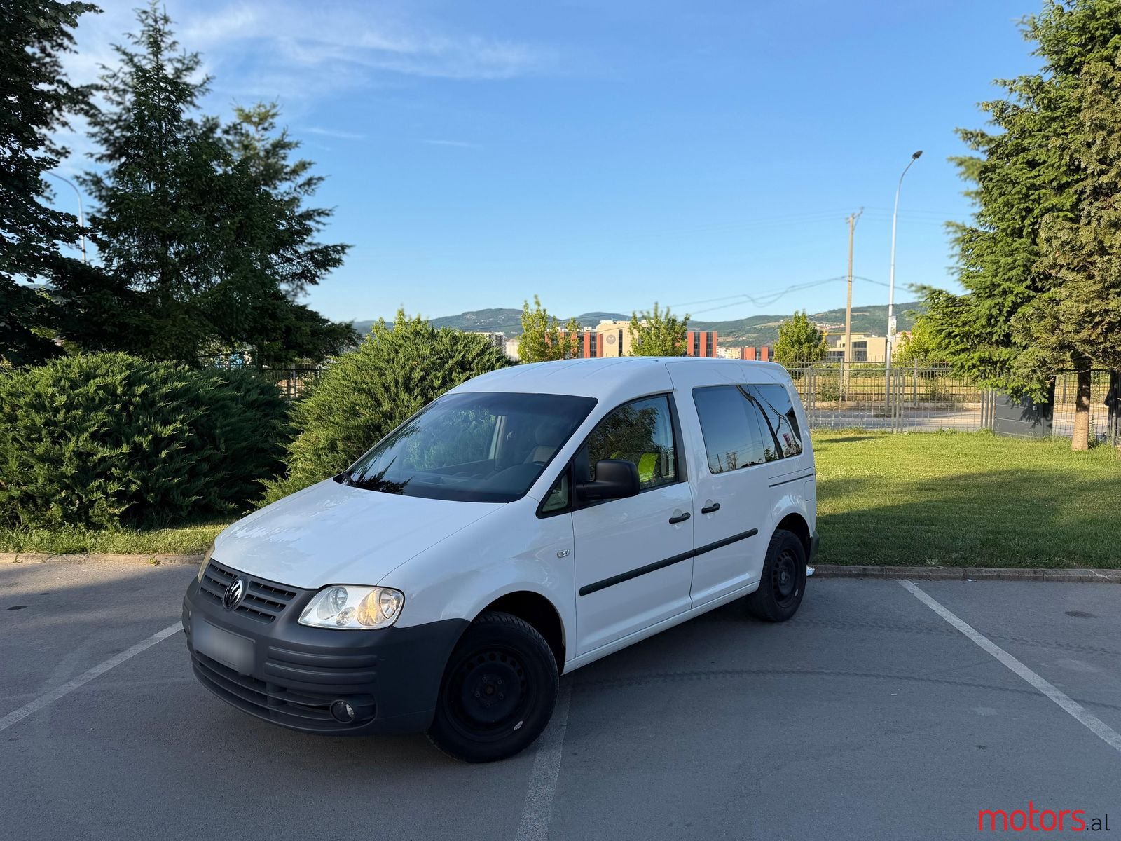 2008' Volkswagen Caddy photo #1