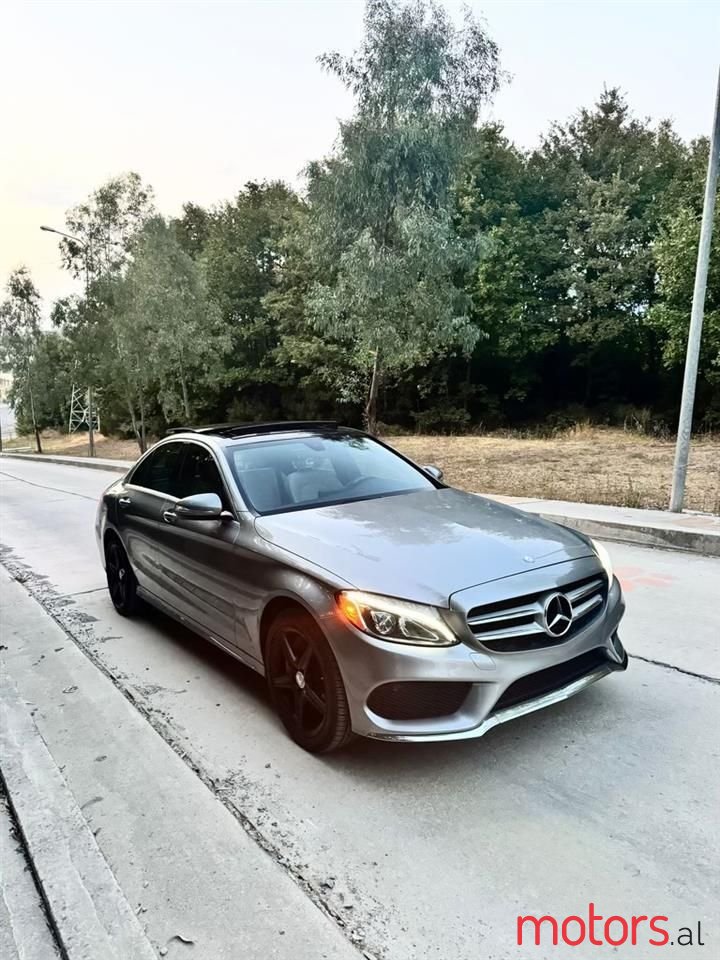 2015' Mercedes-Benz C 300 photo #2