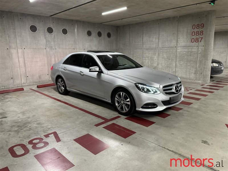 2014' Mercedes-Benz E 220 photo #3