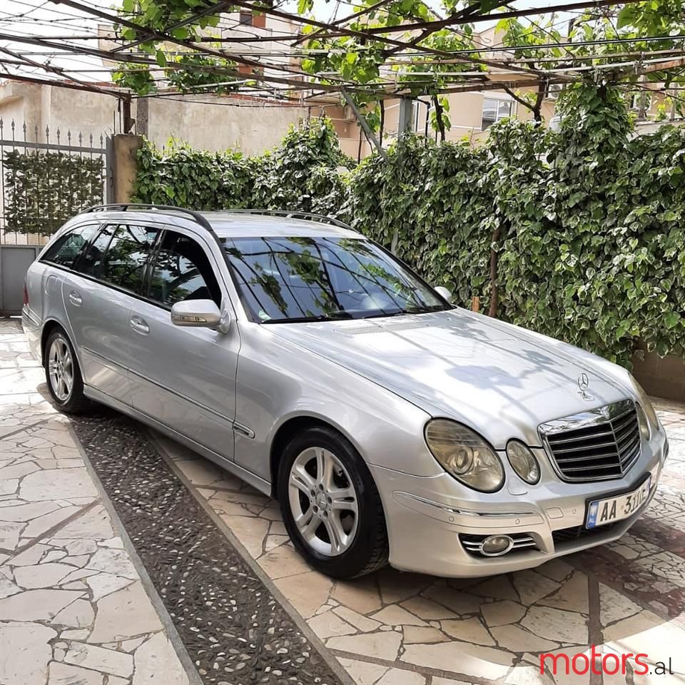 2006' Mercedes-Benz E 220 photo #3