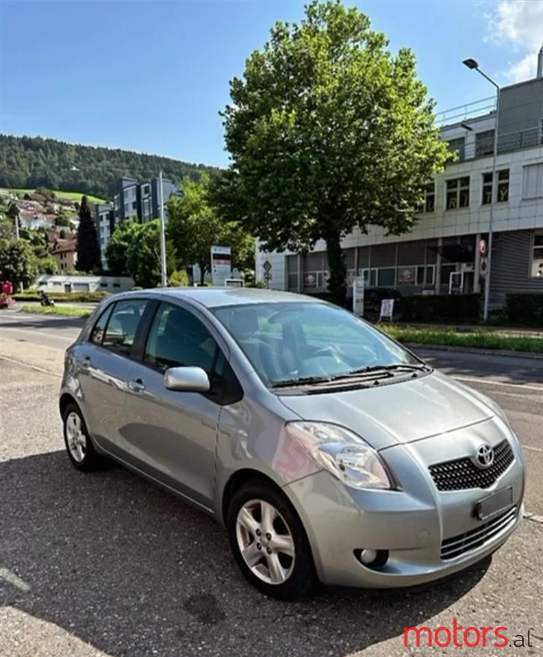 2008' Toyota Yaris photo #2