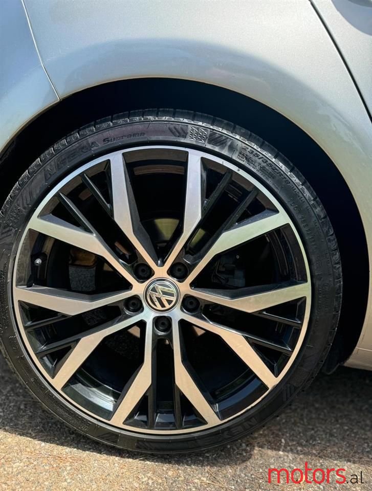 2014' Volkswagen Golf photo #5