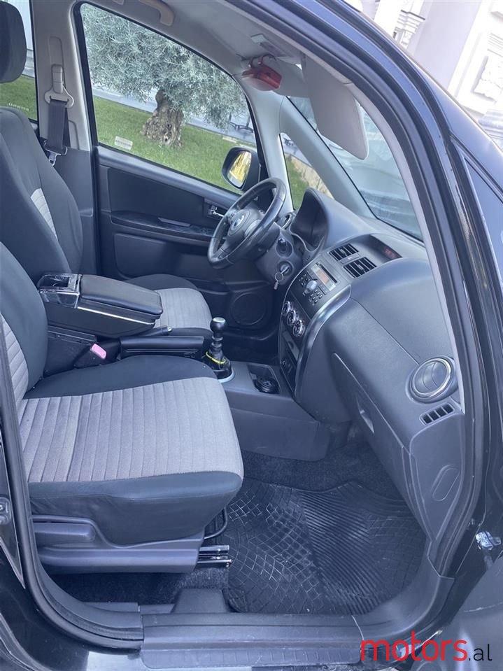 2008' Fiat Sedici photo #5