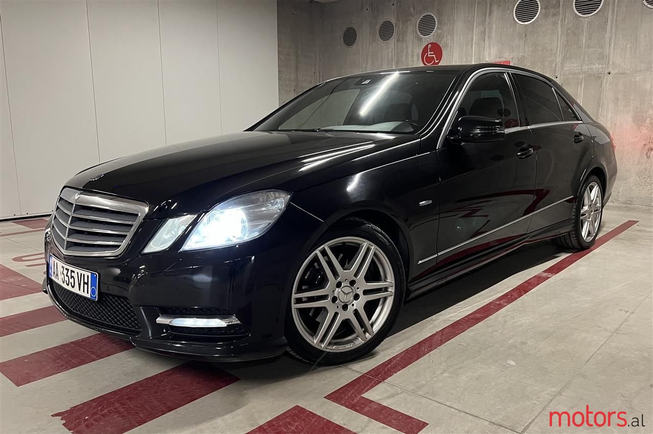 2012' Mercedes-Benz E 200 photo #2