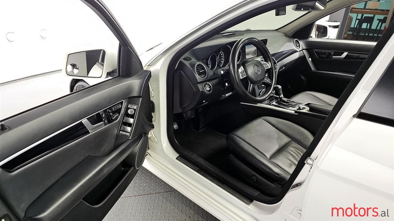 2013' Mercedes-Benz C 220 photo #5