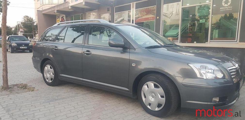 2003' Toyota Avensis photo #1