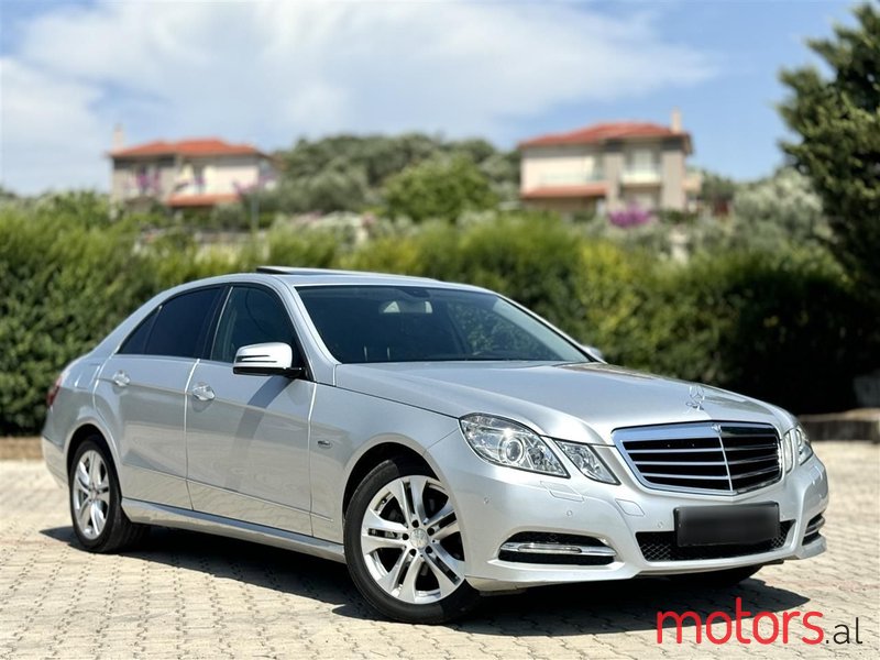 2011' Mercedes-Benz E 220 photo #1