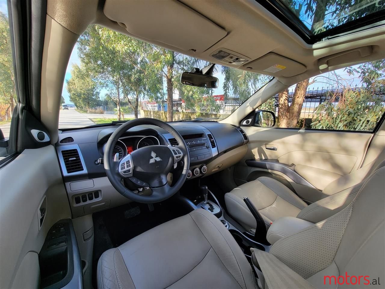 2008' Mitsubishi Outlander photo #3