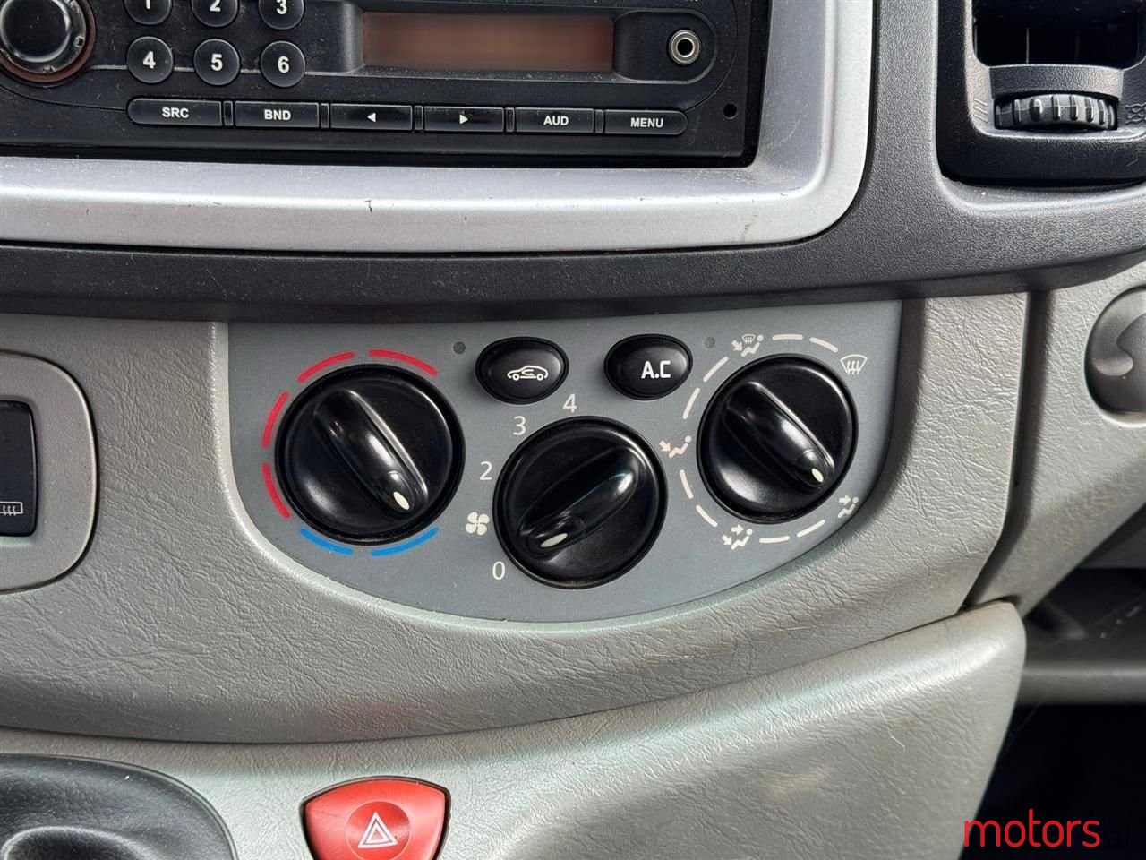 2012' Renault Trafic photo #2