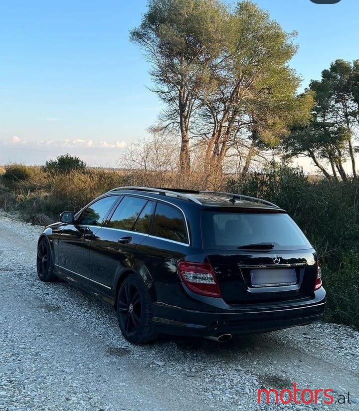 2008' Mercedes-Benz 220 photo #3