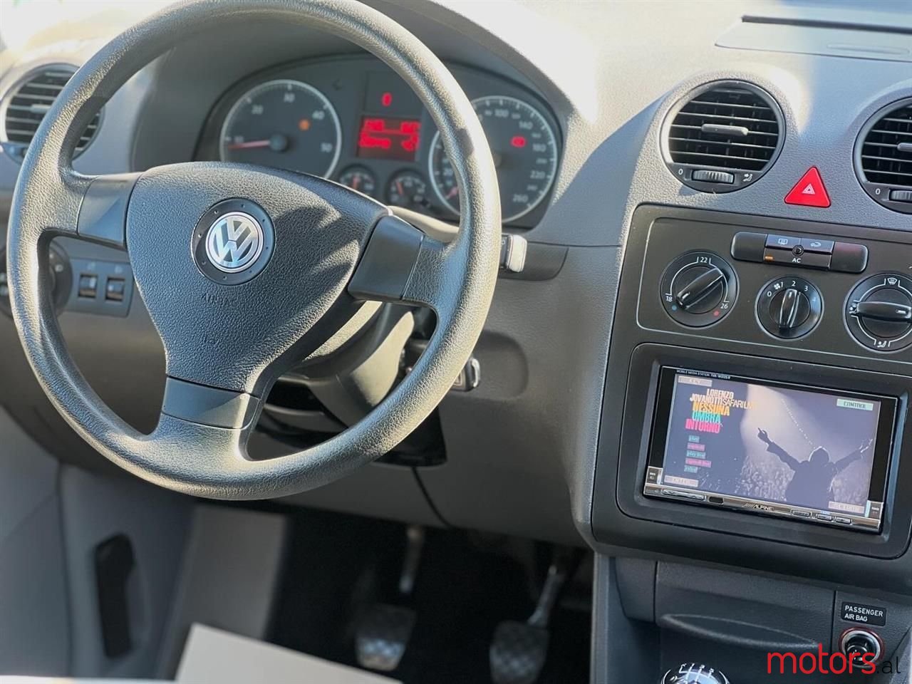 2008' Volkswagen Caddy photo #5