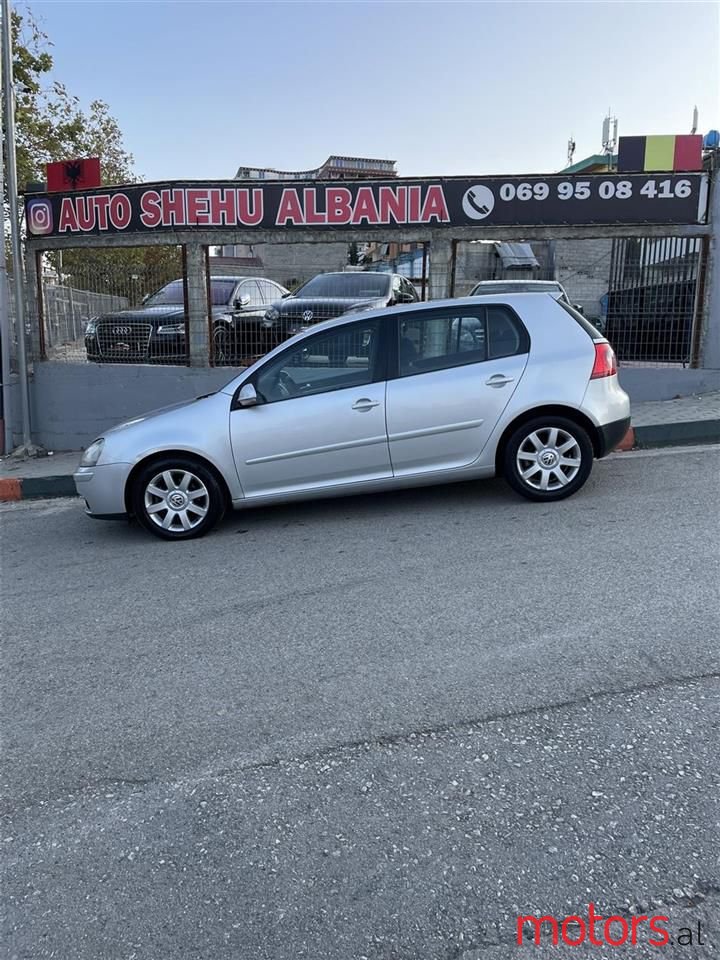 2005' Volkswagen Golf photo #2