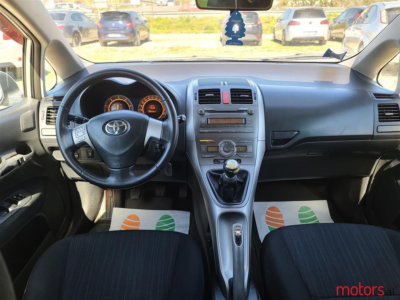 2009' Toyota Auris photo #4