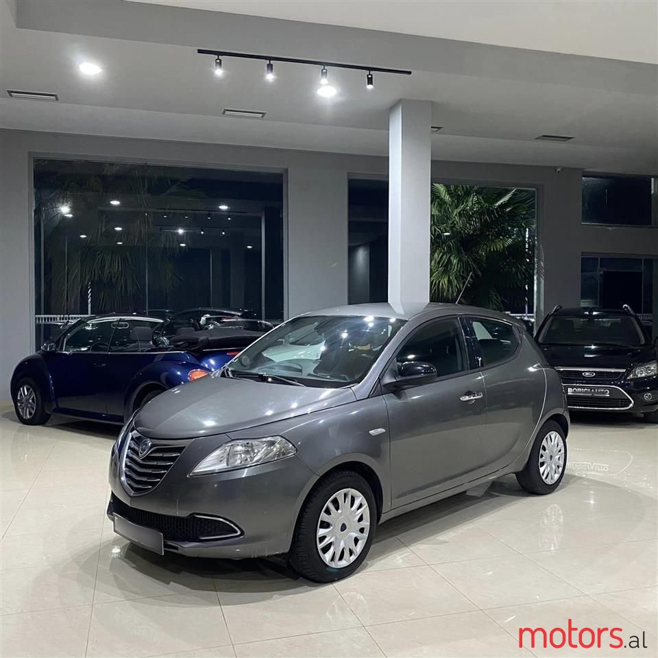 2012' Lancia Ypsilon photo #1