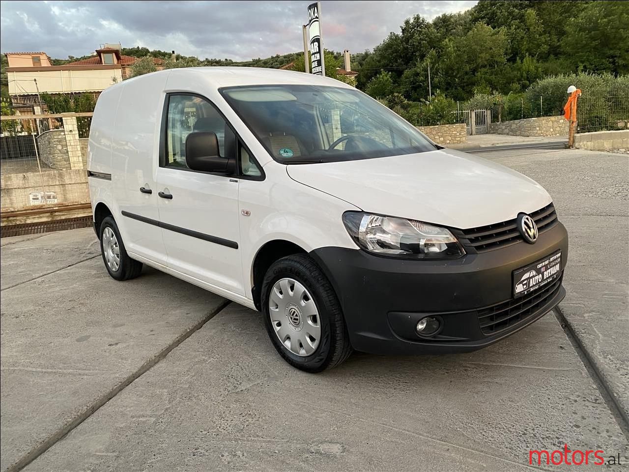 2010' Volkswagen Caddy photo #1